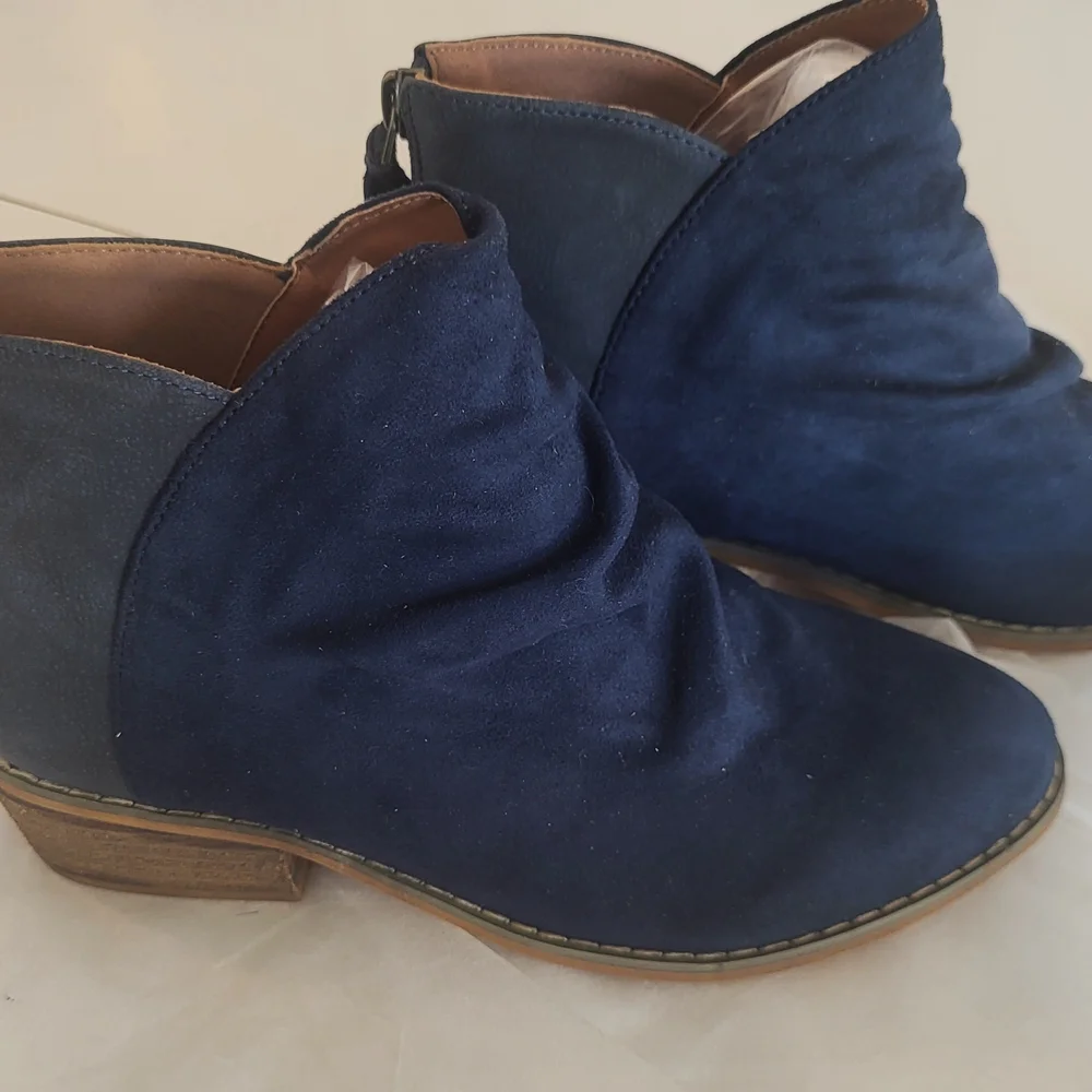 Corkys Slouch Booties SZ 7 Two Tone Navy Blue